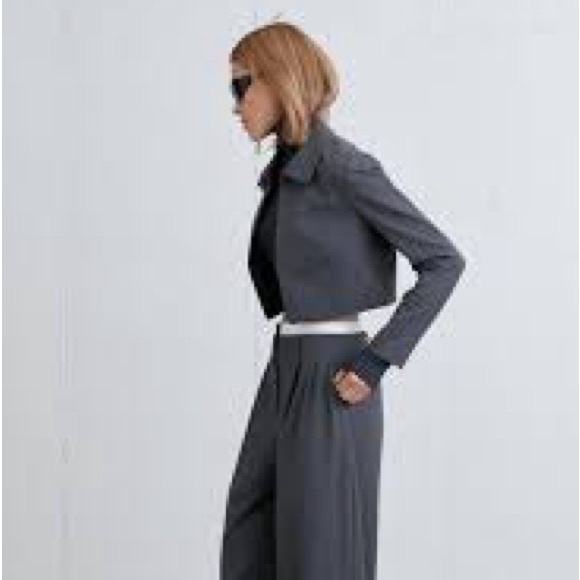 Grey Oak+Fort Cropped Blazer with clasps - Picture 2 of 6